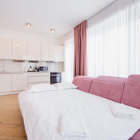 Pink Sahara Near City Center 오라데아 외부 사진