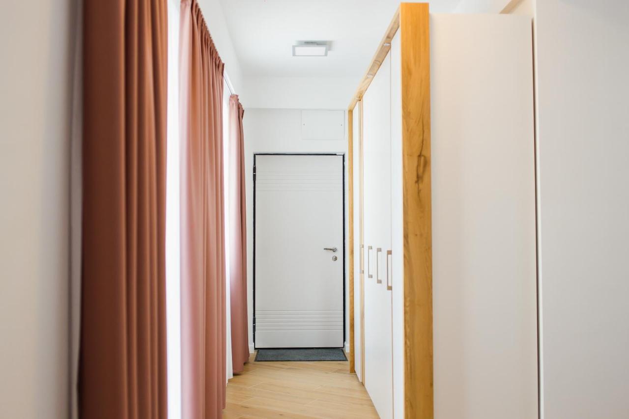 Pink Sahara Near City Center 오라데아 외부 사진