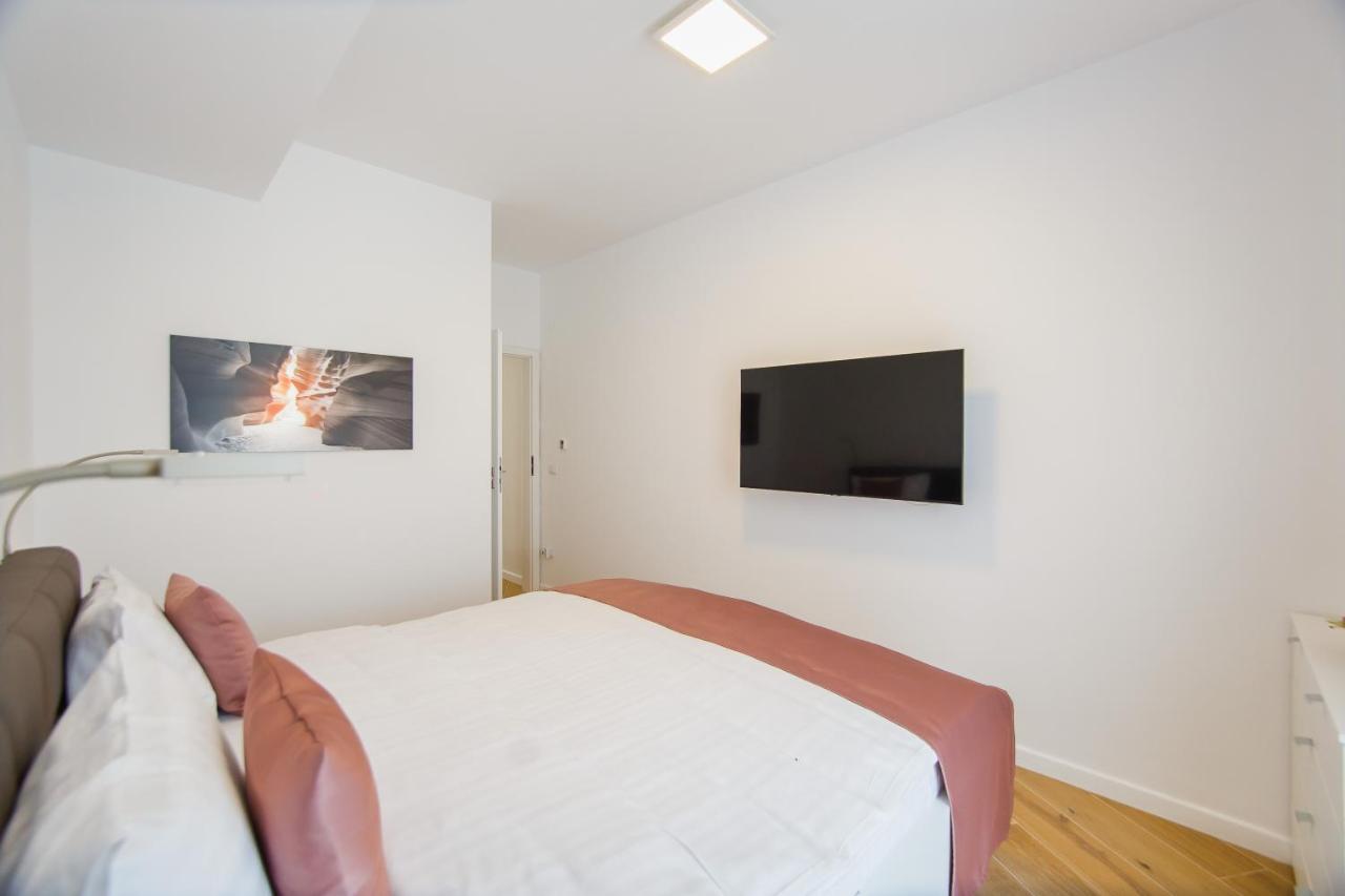 Pink Sahara Near City Center 오라데아 외부 사진