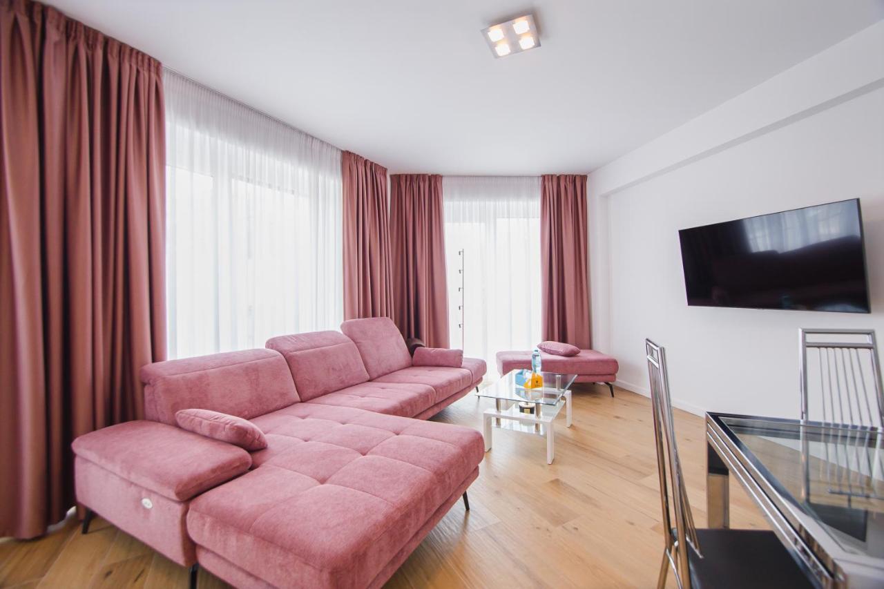 Pink Sahara Near City Center 오라데아 외부 사진