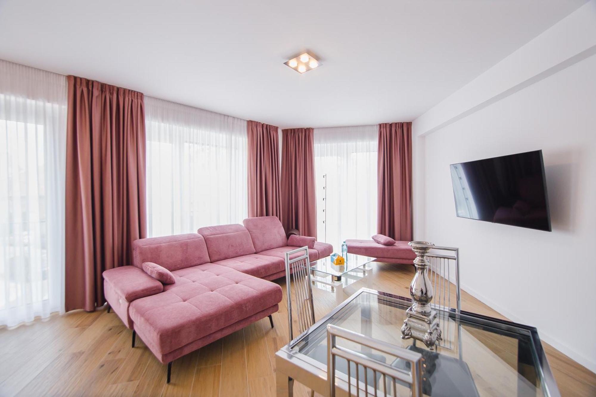 Pink Sahara Near City Center 오라데아 외부 사진